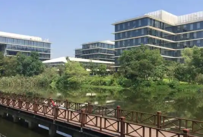 LEED绿色建筑对工厂园区可持续实践转变绿色发展